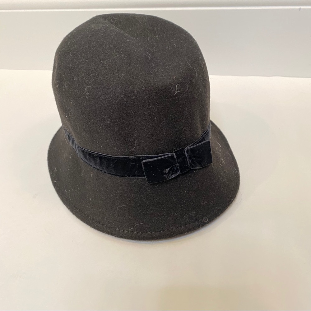 GYMBOREE cloche hat